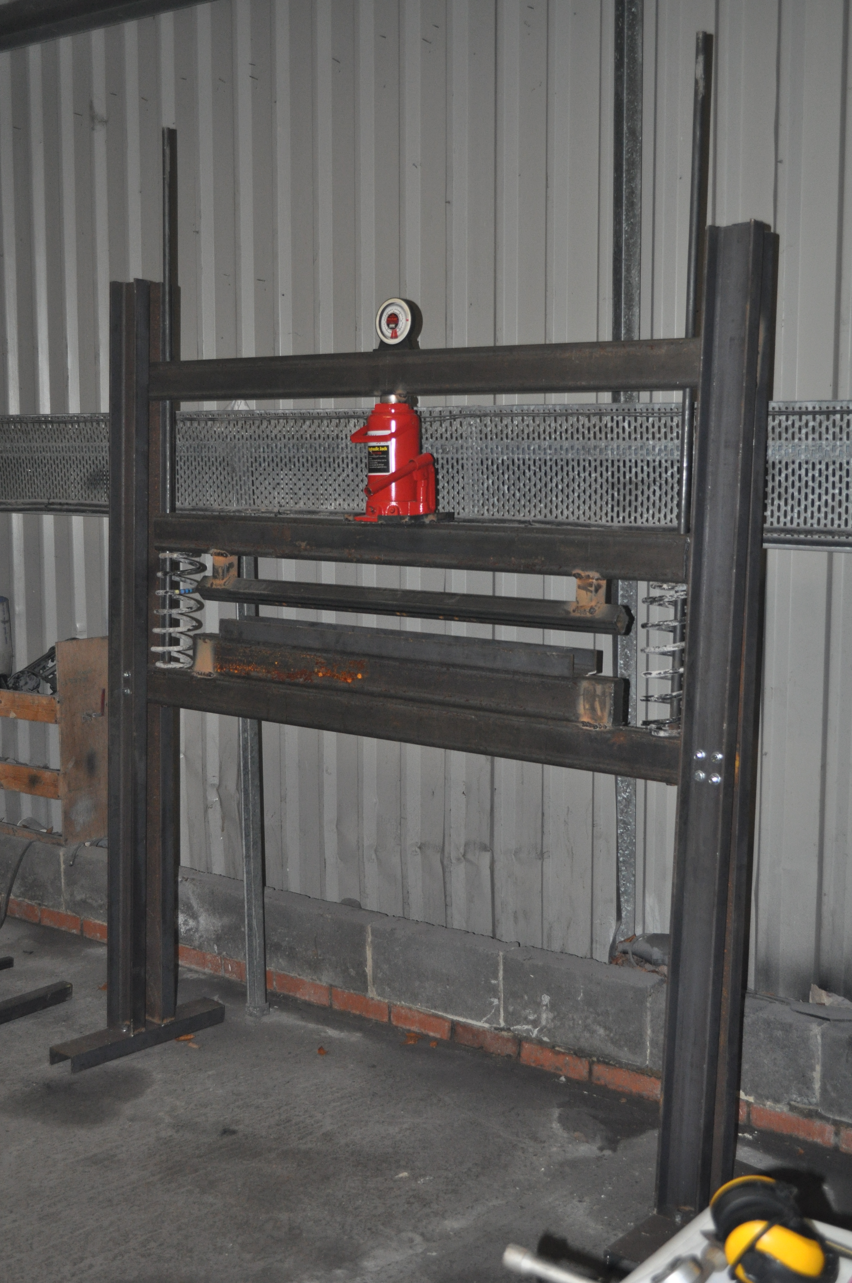 Bending Machine